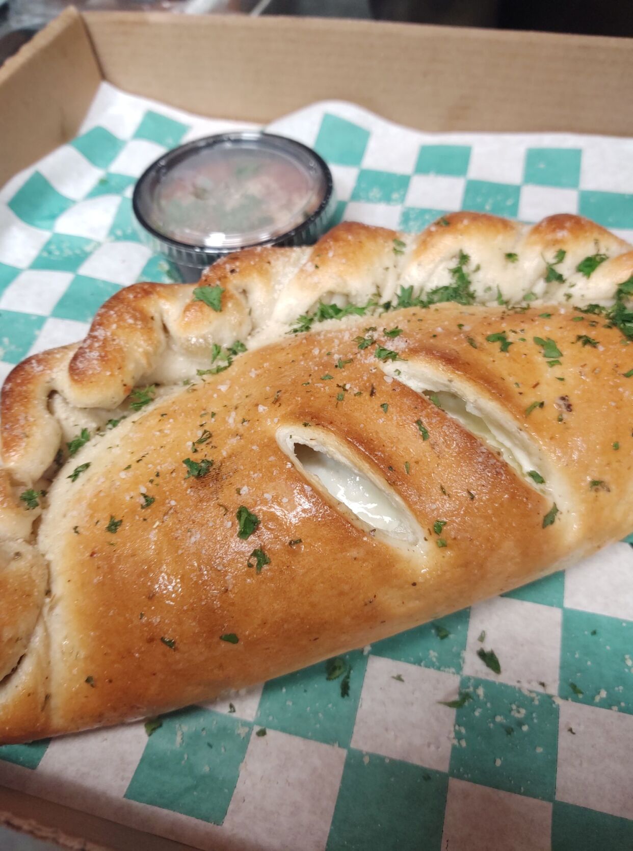 Ohana Pizzeria calzone